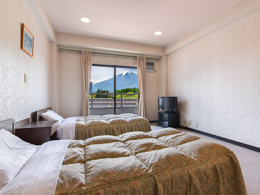 ツインルーム マウンテンビュー (禁煙 バス/トイレ付) | 河口湖 セミナープラザ ロイヤルフジ