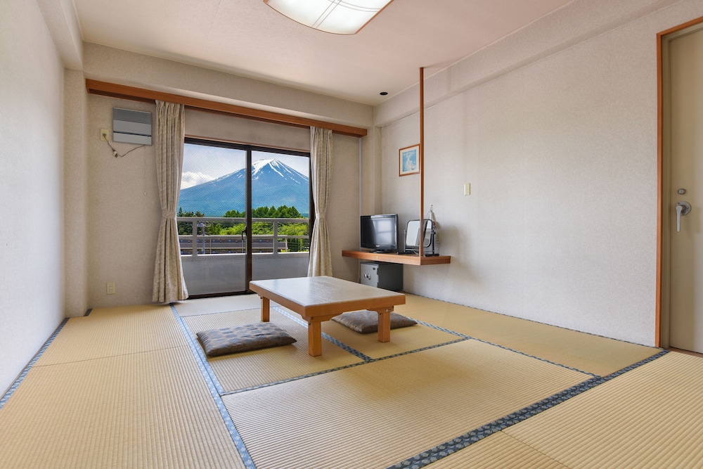 マウンテンビュー和室10畳 (禁煙 バス/トイレ付) 客室0 | 河口湖 セミナープラザ ロイヤルフジ