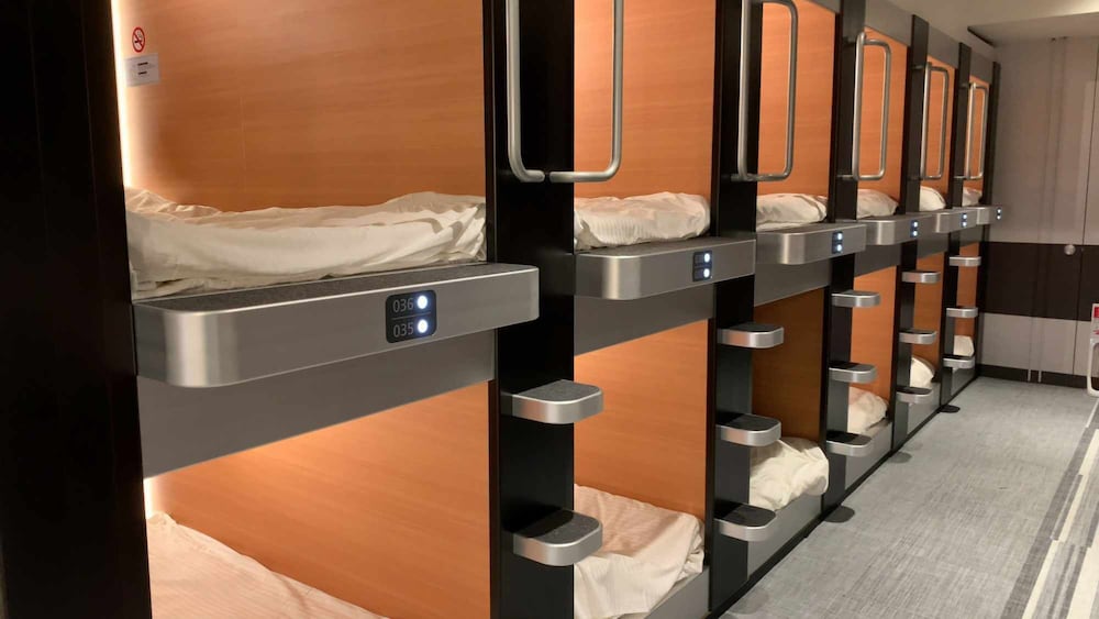 客室1 | プラザイーストキャビン - 男性専用 客室1 | プラザイーストキャビン - 男性専用