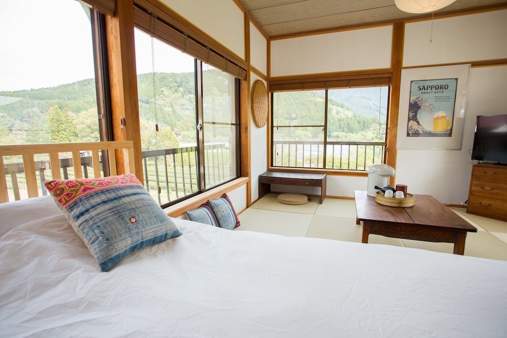 客室1 | Kanata Riverview House