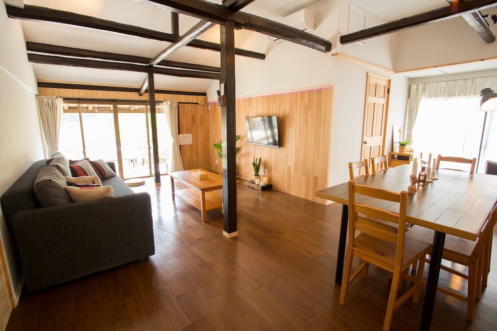 ハウス リビング エリア2 | Kanata Riverview House