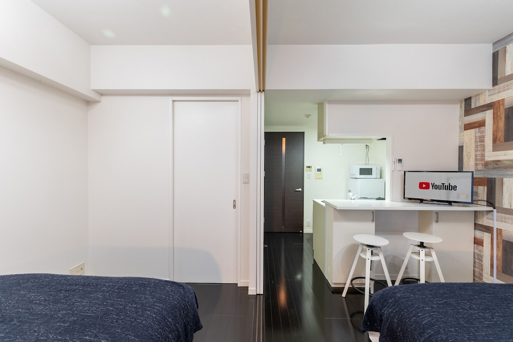 デラックス ツインルーム ダブルベッド 2 台 禁煙 キッチン 客室5 | VIDA 博多