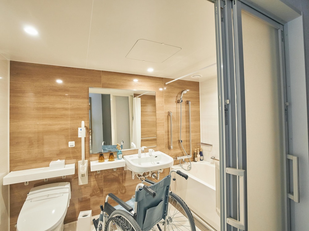 ユニバーサル (禁煙) バスルーム1 | ホテルトラベルティン京都木屋町