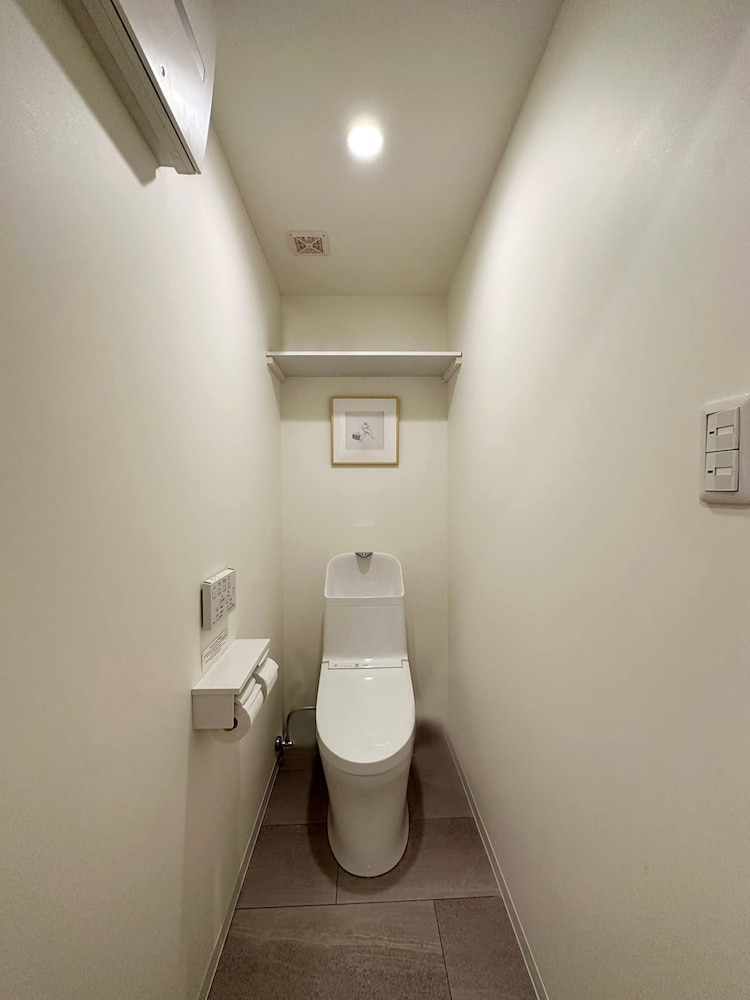 シティ アパートメント バスルーム1 | Nikke 202