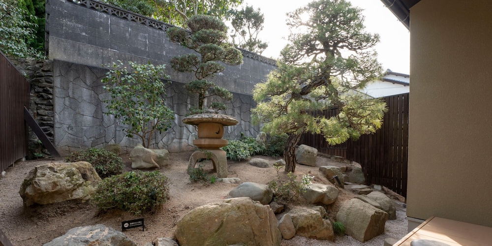 [104] 2クイーンサイズベッド+ 和室/ サウナ付 (6名定員) コートヤード ビュー5 | Rakuten STAY 出雲