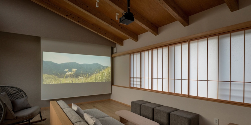[101] 離れ トリプル+和室/サウナ付 (5名定員) リビング エリア3 | Rakuten STAY 出雲