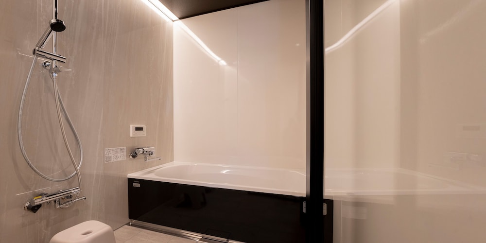 [105] 2クイーンサイズベッド + 和室/ サウナ付 (6名定員) バスルーム2 | Rakuten STAY 出雲