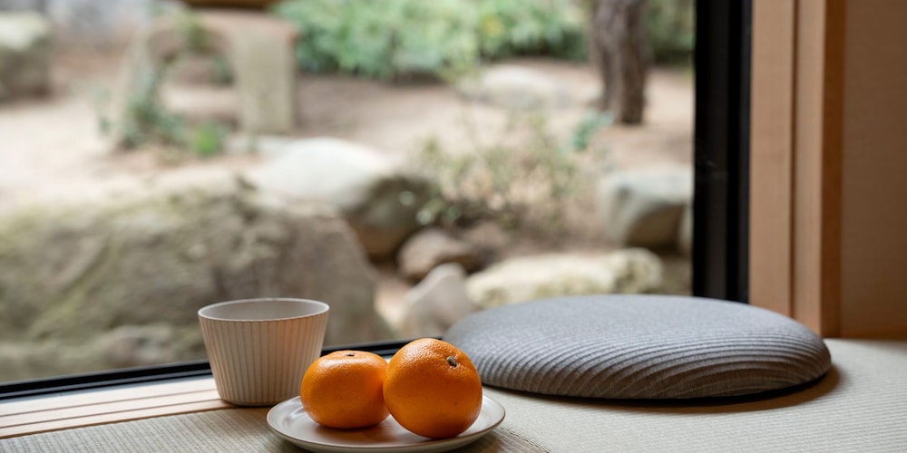 [104] 2クイーンサイズベッド+ 和室/ サウナ付 (6名定員) コートヤード ビュー4 | Rakuten STAY 出雲