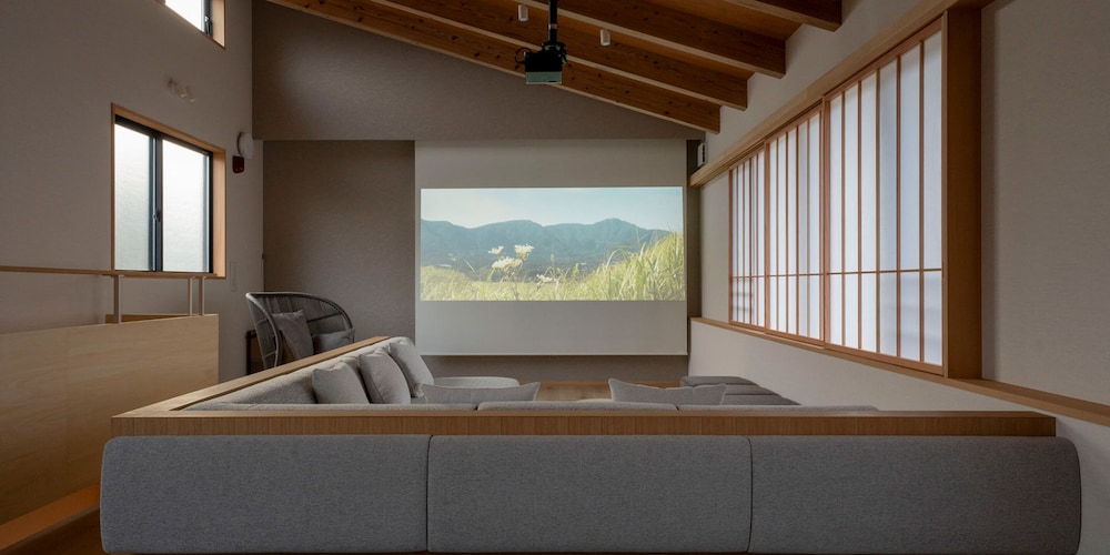 [101] 離れ トリプル+和室/サウナ付 (5名定員) リビング エリア2 | Rakuten STAY 出雲