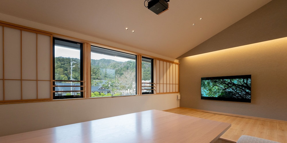 [105] 2クイーンサイズベッド + 和室/ サウナ付 (6名定員) | Rakuten STAY 出雲