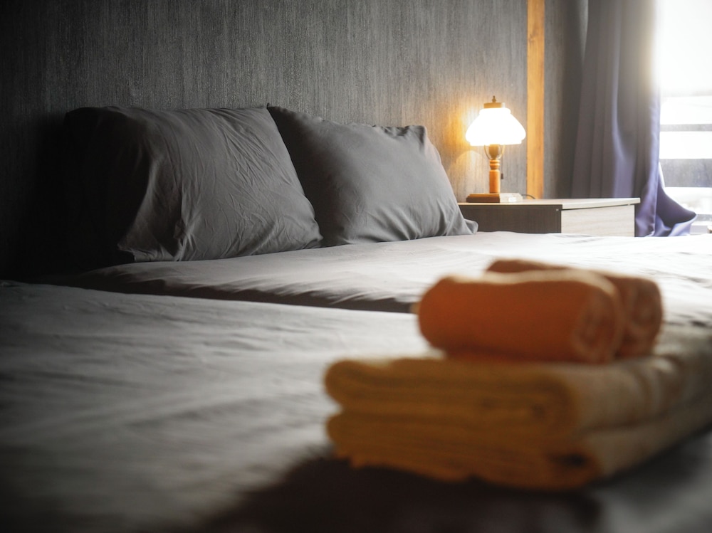 デザイン 4 人部屋（ペット可） 客室10 | Wanderlust Inn