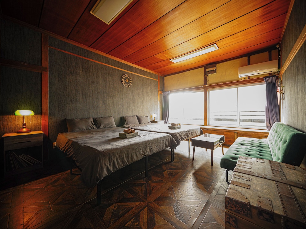 デザイン 4 人部屋（ペット可） 客室15 | Wanderlust Inn