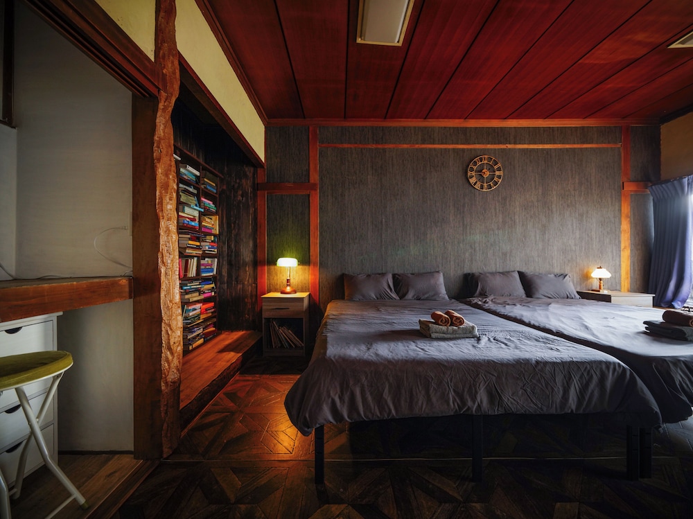 デザイン 4 人部屋（ペット可） 客室17 | Wanderlust Inn