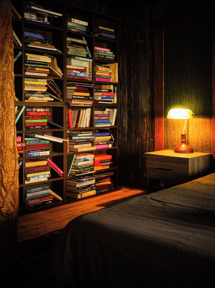 デザイン 4 人部屋（ペット可） 客室6 | Wanderlust Inn