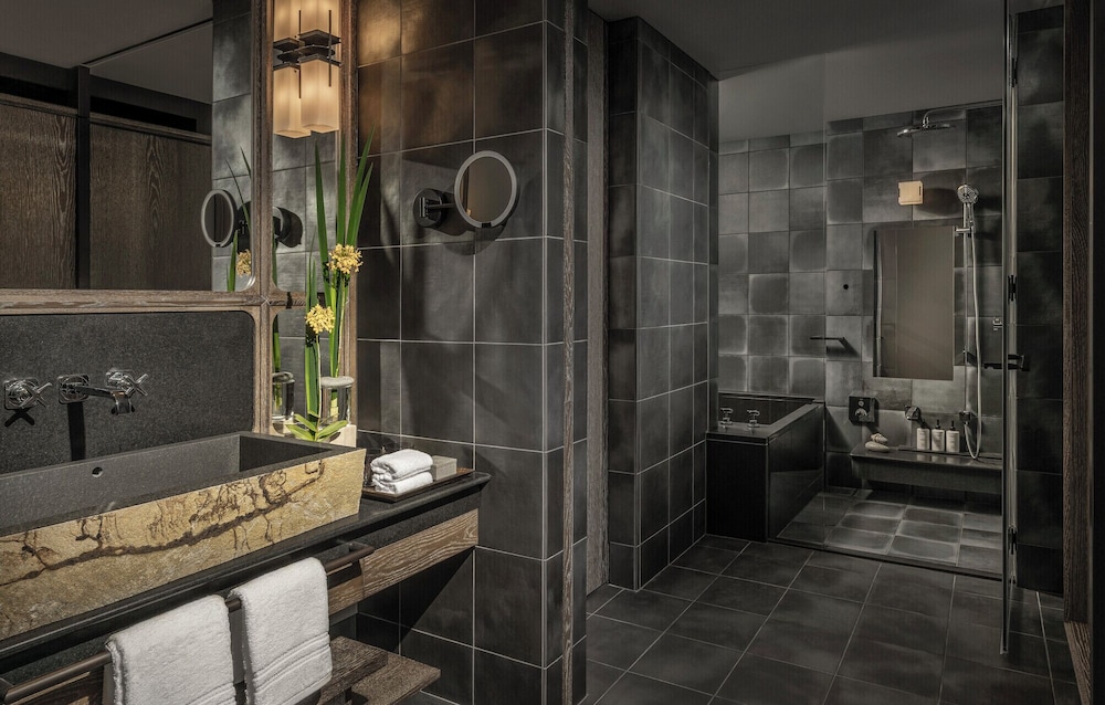 プレミア ルーム シングルベッド 2 台 (Tatami) バスルーム0 | フォーシーズンズホテル大阪