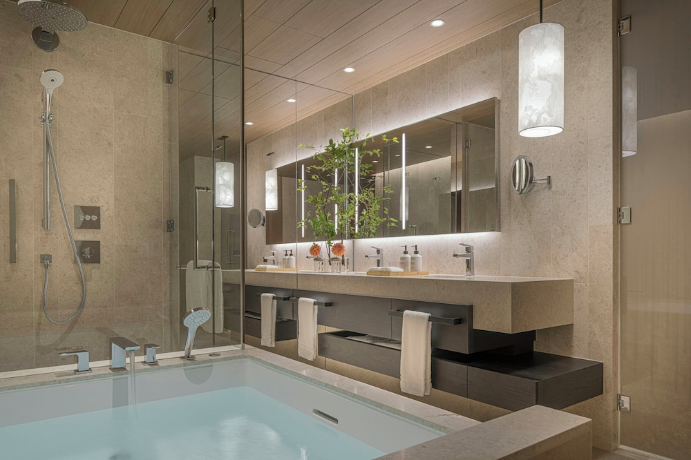 ルーム キングベッド 1 台 コーナー (Four Seasons) バスルーム0 | フォーシーズンズホテル大阪