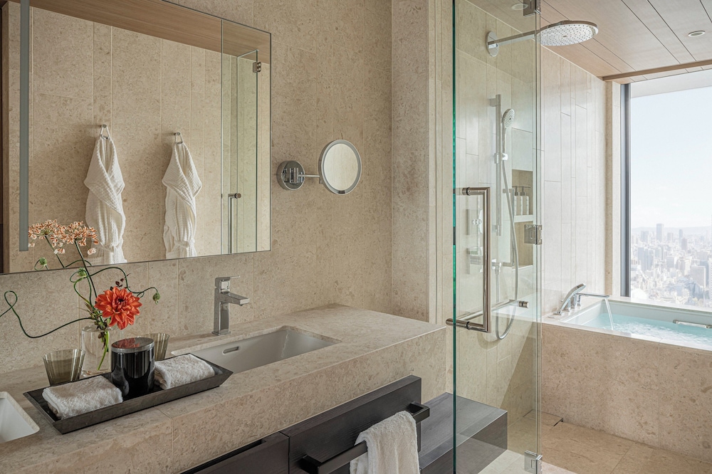 プレミア ルーム キングベッド 1 台 バスルーム0 | フォーシーズンズホテル大阪