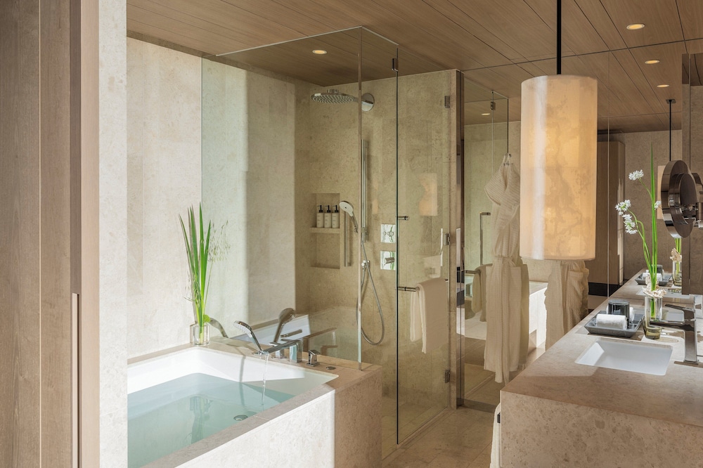 スーペリア ルーム ダブルベッド 2 台 バスルーム0 | フォーシーズンズホテル大阪