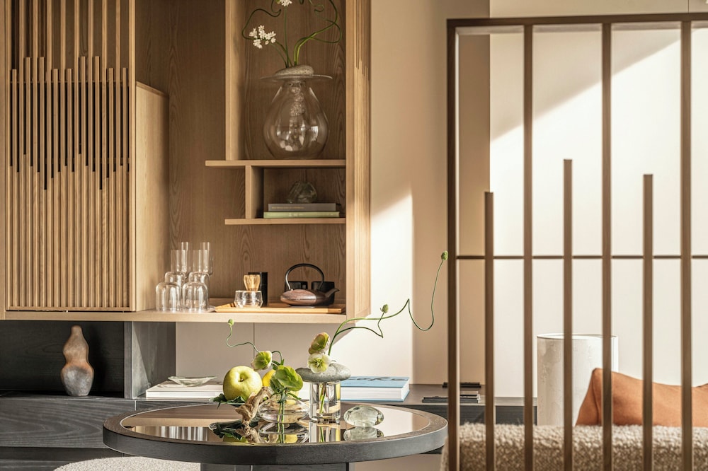 スーペリア ルーム ダブルベッド 2 台 客室の設備とサービス0 | フォーシーズンズホテル大阪