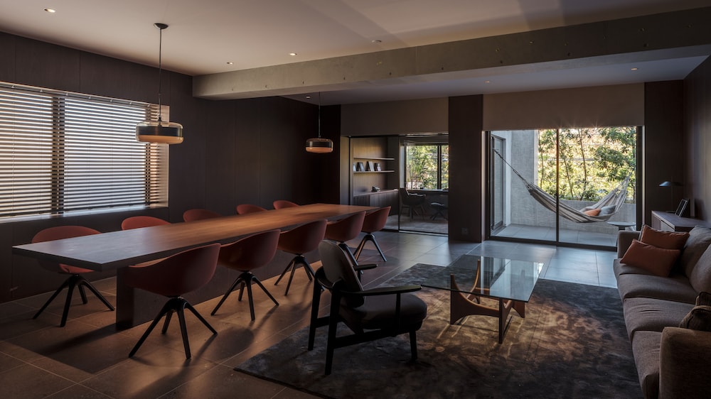 エクスクルーシブルーム +DESK | NOT A HOTEL FUKUOKA