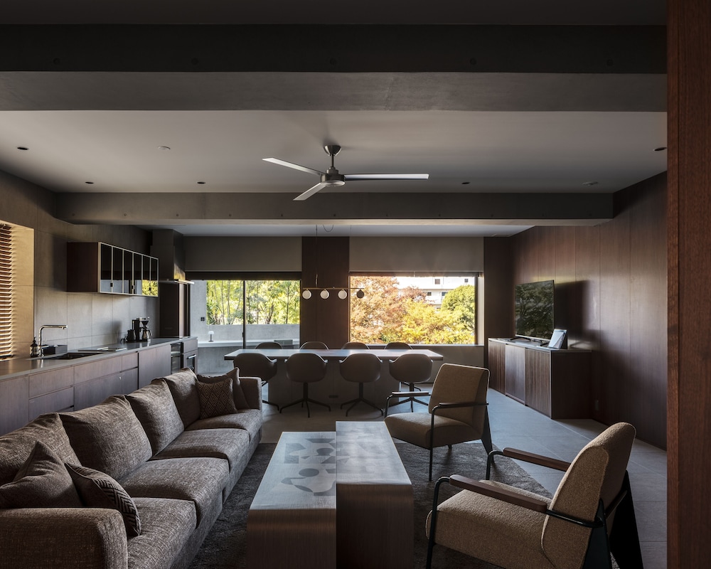 エクスクルーシブルーム +ATELIER | NOT A HOTEL FUKUOKA