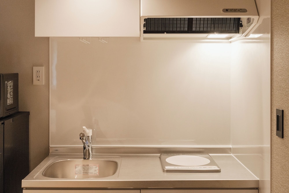 ベーシック トリプルルーム 専用キッチン0 | HOTEL SHUTEC
