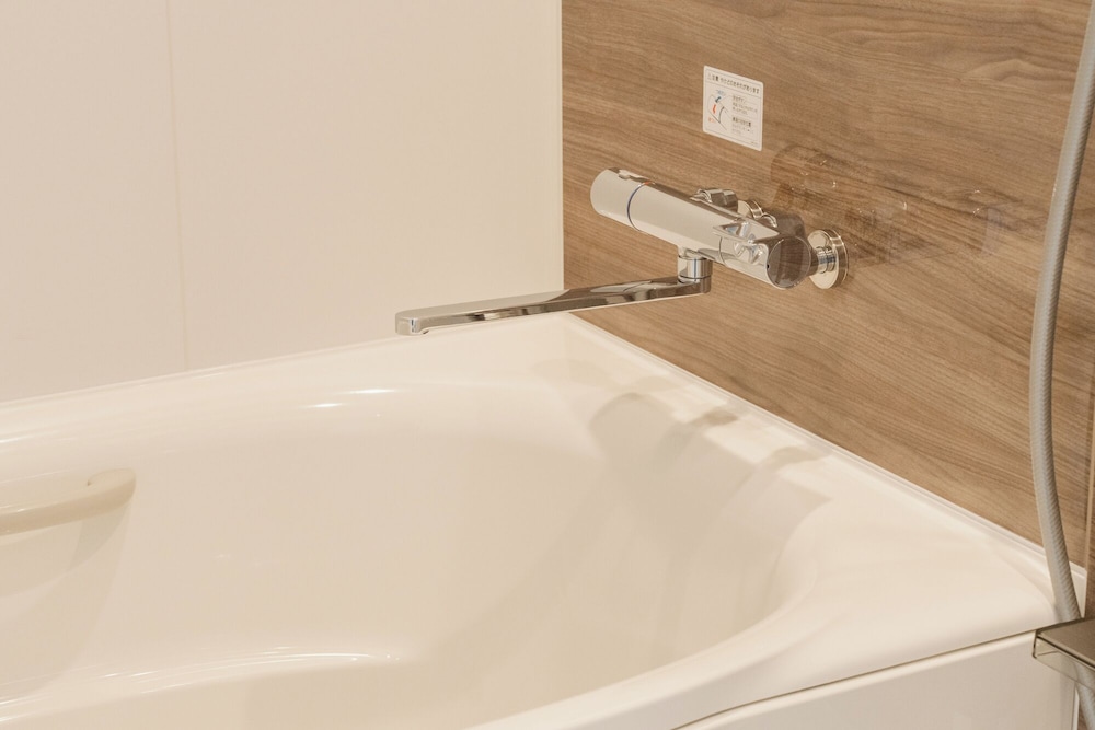 ベーシック トリプルルーム バスルーム4 | HOTEL SHUTEC