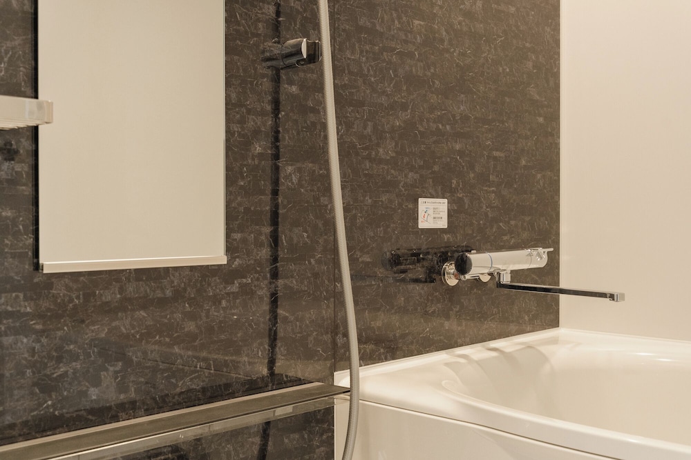 ベーシック トリプルルーム バスルーム4 | HOTEL SHUTEC