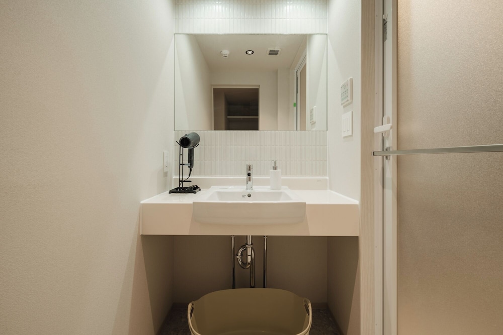 ベーシック トリプルルーム バスルーム5 | HOTEL SHUTEC