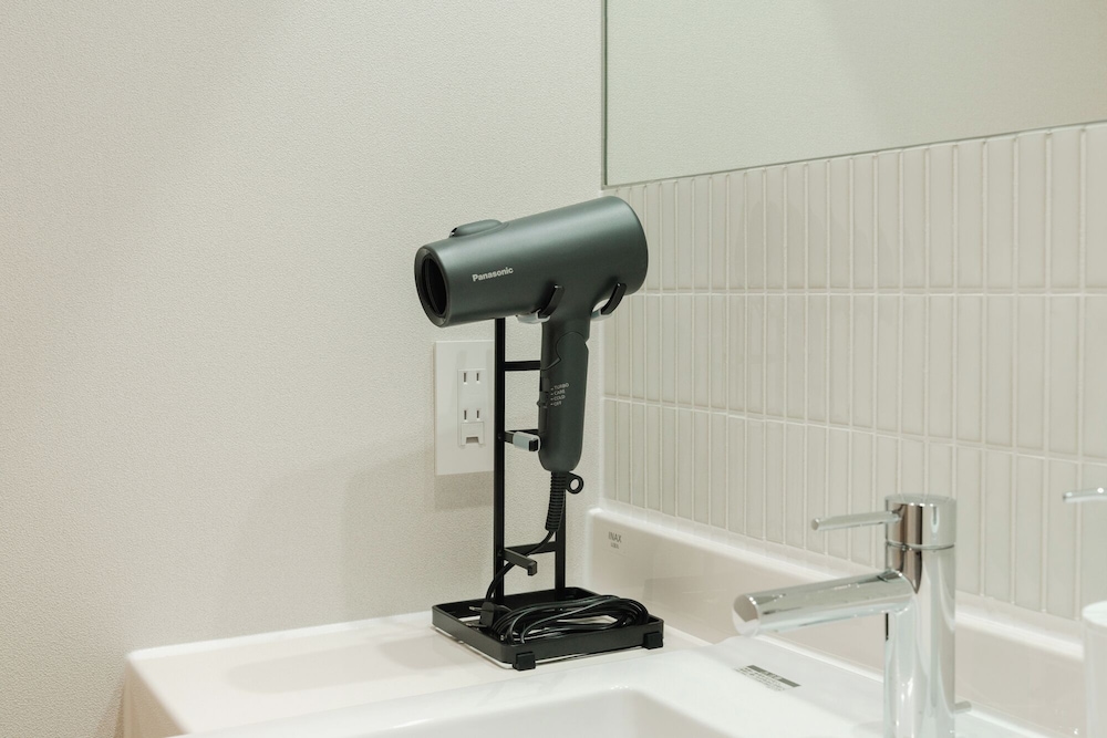 ベーシック トリプルルーム バスルーム1 | HOTEL SHUTEC