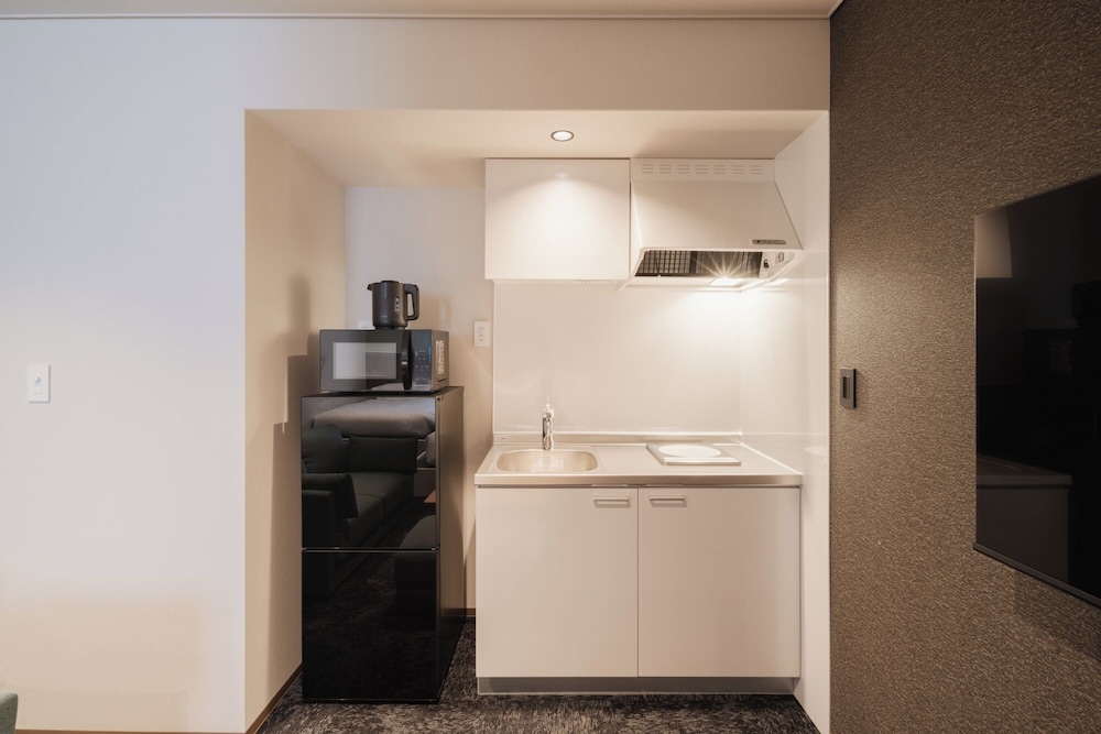 ベーシック トリプルルーム 専用キッチン0 | HOTEL SHUTEC