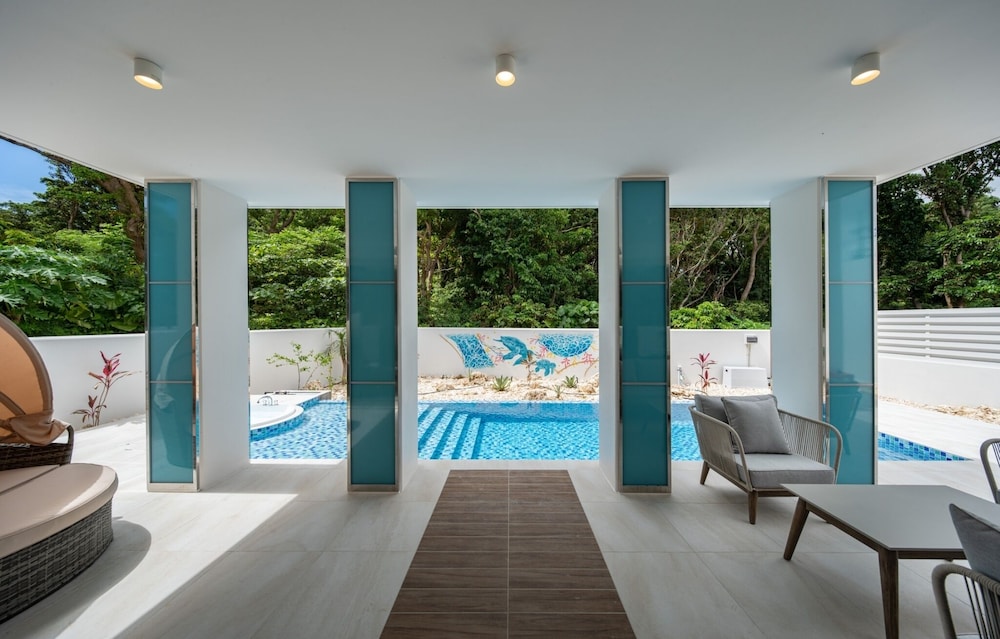 スーペリア ヴィラ バルコニー プールビュー | pool villa Sanrriott Okinawa Motobu