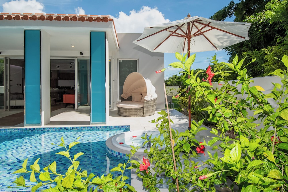 スーペリア ヴィラ バルコニー プールビュー テラス / パティオ2 | pool villa Sanrriott Okinawa Motobu