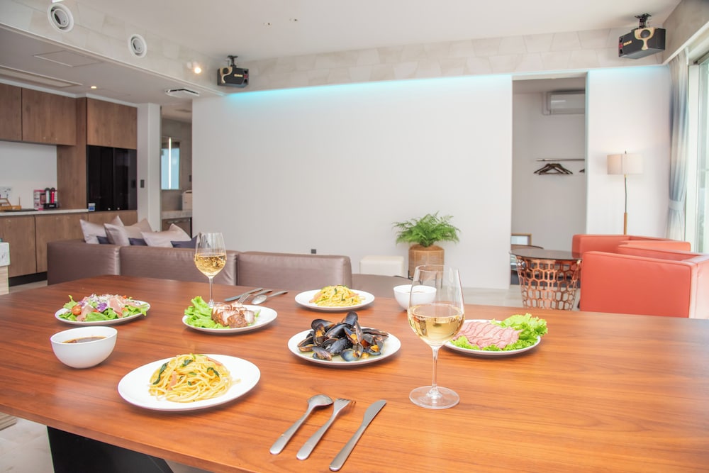 スーペリア ヴィラ バルコニー プールビュー リビング エリア0 | pool villa Sanrriott Okinawa Motobu