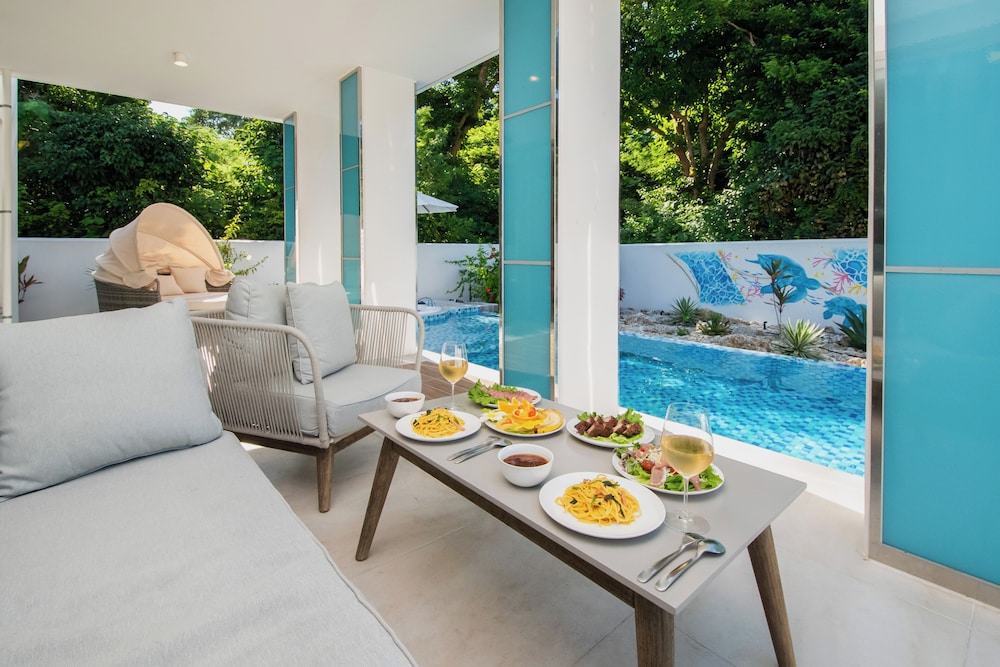 スーペリア ヴィラ バルコニー プールビュー テラス / パティオ3 | pool villa Sanrriott Okinawa Motobu