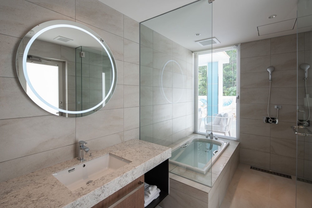 スーペリア ヴィラ バルコニー プールビュー バスルーム0 | pool villa Sanrriott Okinawa Motobu