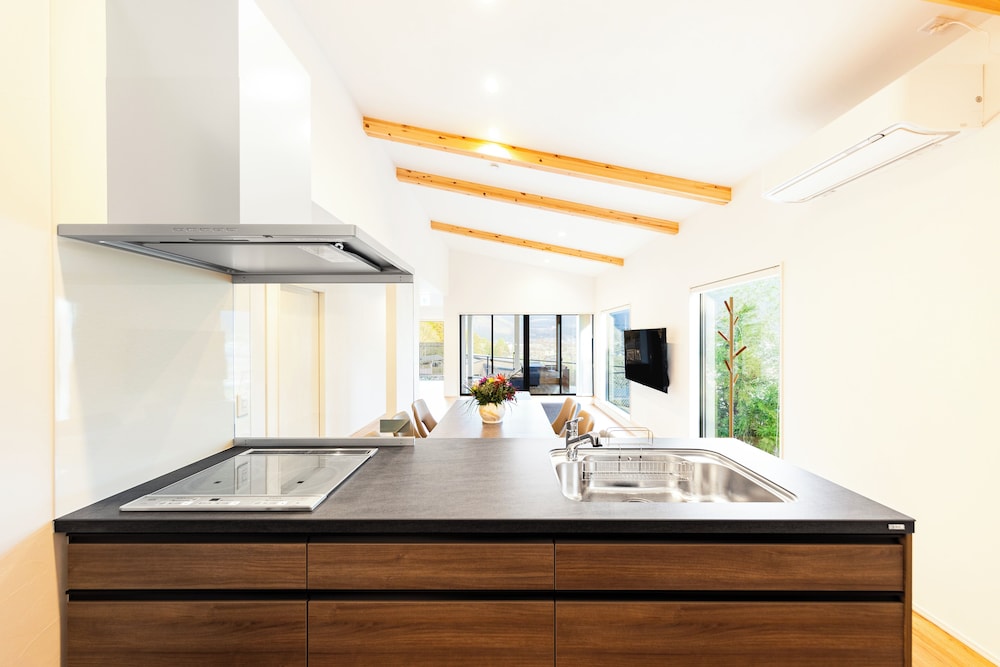 ラグジュアリー ヴィラ 3 ベッドルーム プライベートプール ヒルビュー 専用キッチン0 | TERRA湯布院