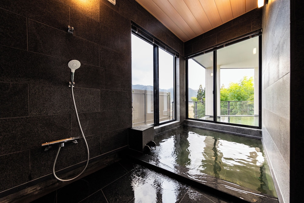 ラグジュアリー ヴィラ 3 ベッドルーム プライベートプール ヒルビュー バスルーム0 | TERRA湯布院