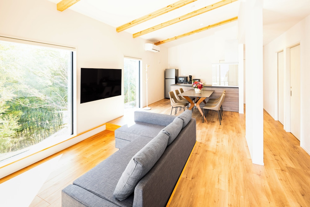 ラグジュアリー ヴィラ 3 ベッドルーム プライベートプール ヒルビュー リビング エリア3 | TERRA湯布院