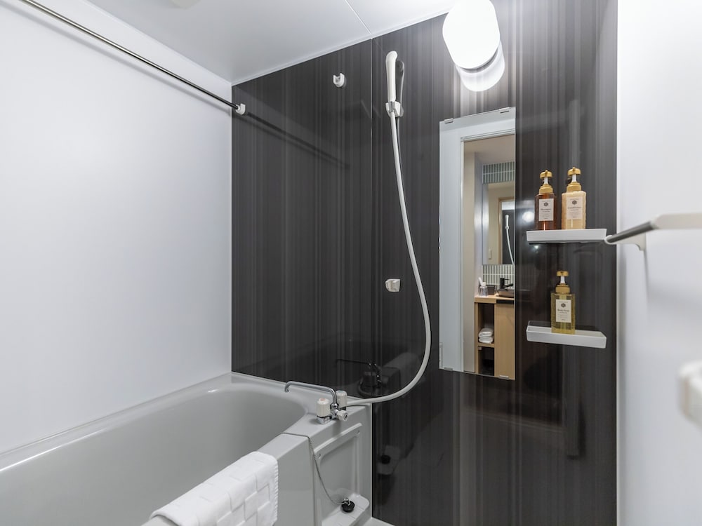 [禁煙] ツインルーム バスルーム1 | Tabist GROOVE KYOTO OKOSHIYASU