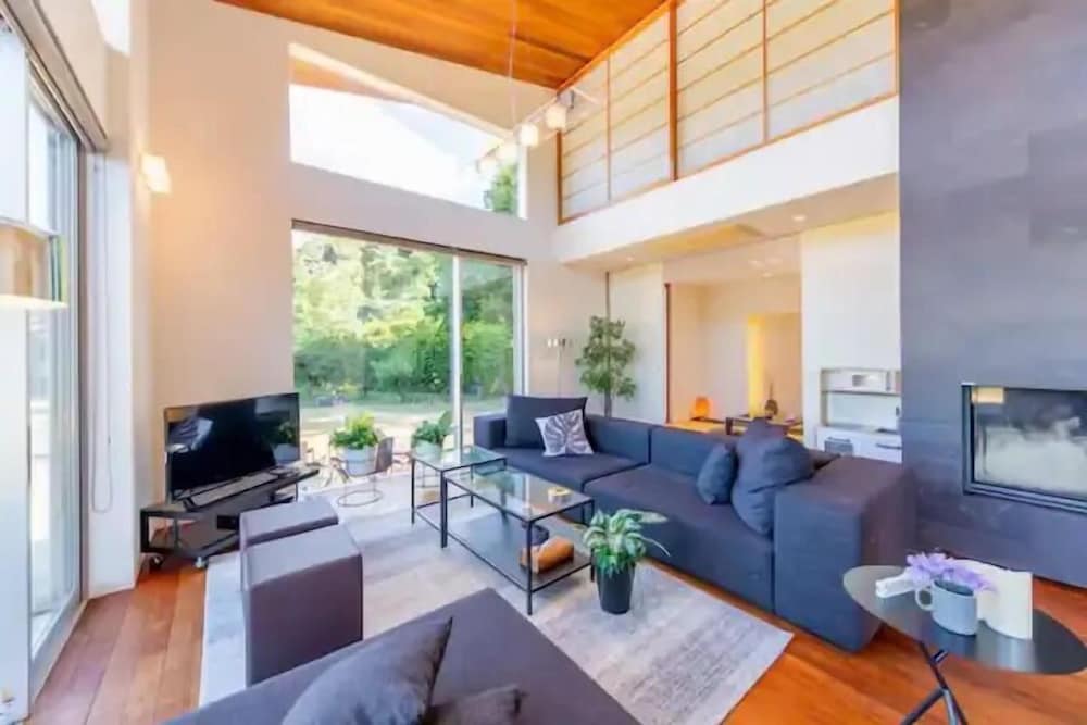 デザイン ハウス リビング エリア1 | Futtsu Detached house