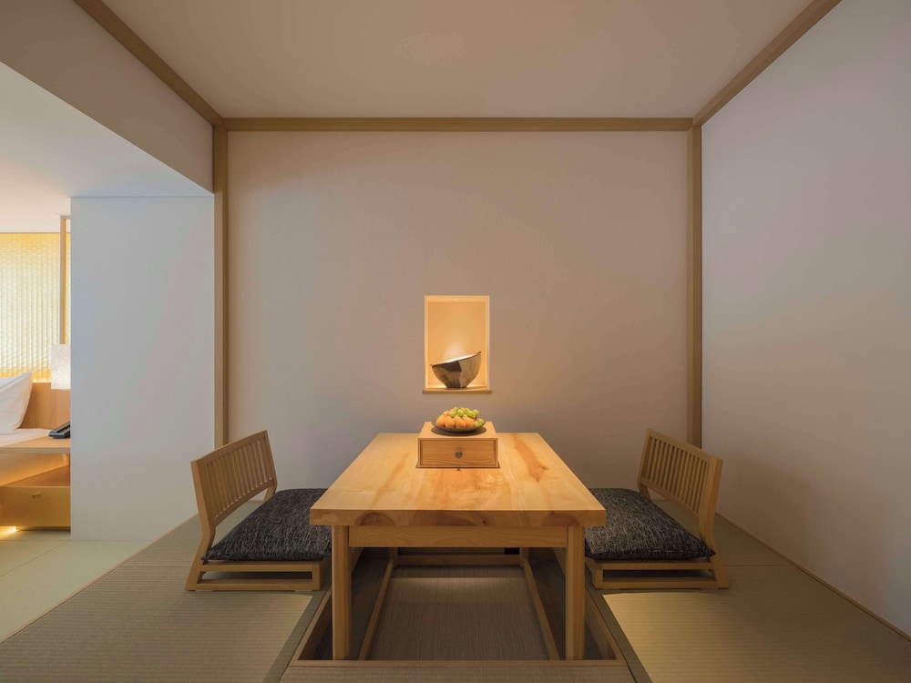 グランドOnsenリトリート・ツイン リビング エリア0 | バンヤンツリー・東山 京都