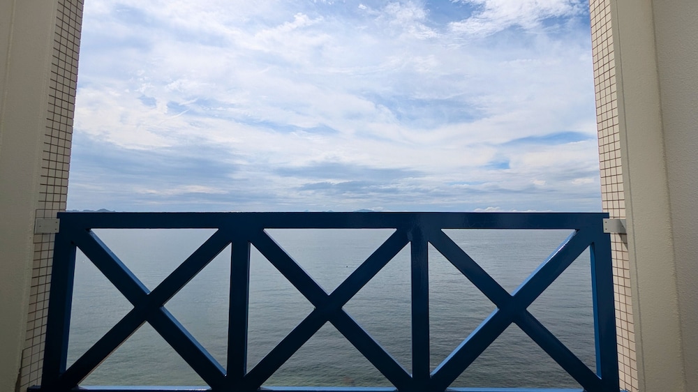 ベーシック ツインルーム 禁煙 オーシャンビュー テラス / パティオ1 | 瀬戸内リゾートホテル