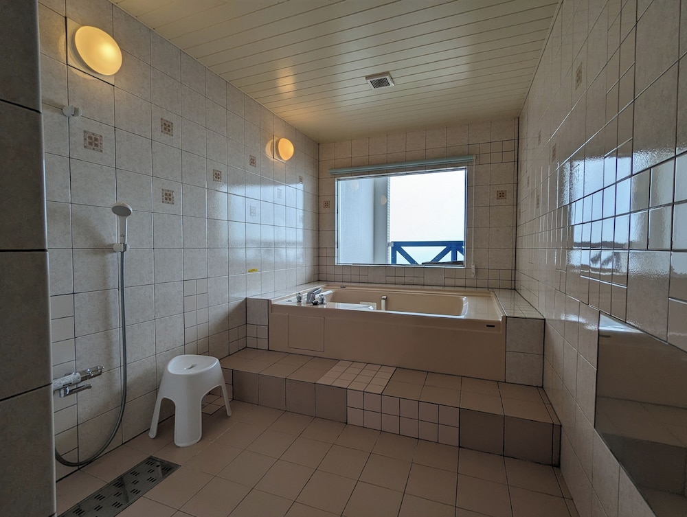 スタンダード ツインルーム ラナイ オーシャンビュー バスルーム1 | 瀬戸内リゾートホテル