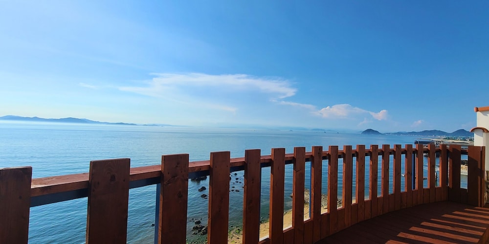 ロイヤル ツインルーム 禁煙 オーシャンビュー バルコニーからの眺望0 | 瀬戸内リゾートホテル