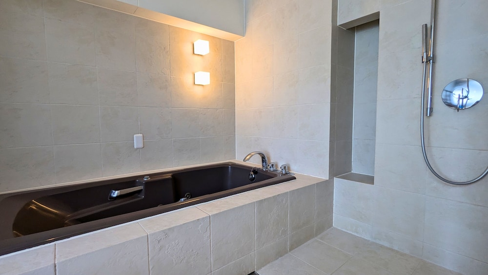 デラックス ツインルーム 禁煙 オーシャンビュー バスルーム0 | 瀬戸内リゾートホテル