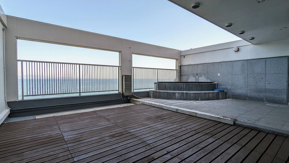 ファミリー ツインルーム 4 ベッドルーム 喫煙可 シービュー ビーチ / オーシャン ビュー0 | 瀬戸内リゾートホテル