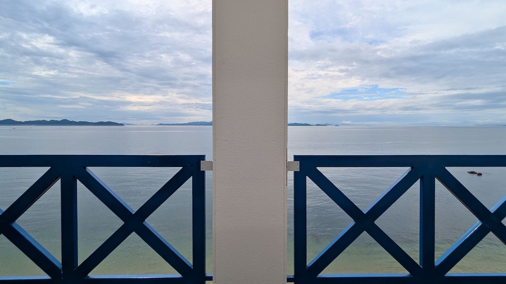 デラックス ツインルーム 禁煙 オーシャンビュー バルコニーからの眺望1 | 瀬戸内リゾートホテル