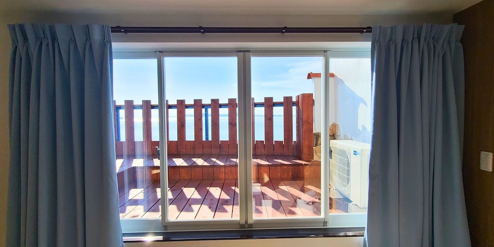 ロイヤル ツインルーム 禁煙 オーシャンビュー ビーチ / オーシャン ビュー0 | 瀬戸内リゾートホテル