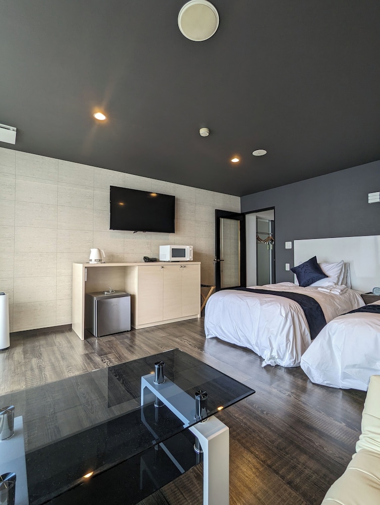 スーペリア ルーム ラナイ オーシャンビュー 客室3 | 瀬戸内リゾートホテル